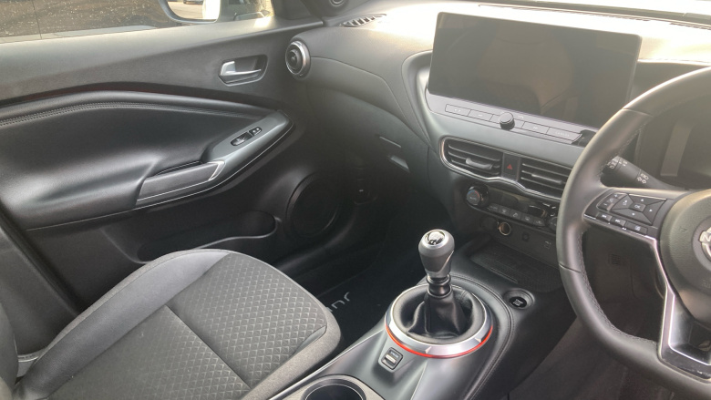 Nissan Juke 1.0 DiG-T N-Connecta 5dr Petrol Hatchback